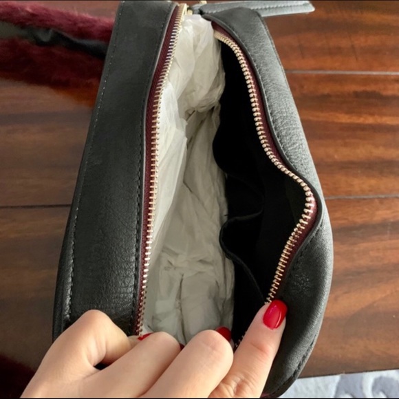 Black leather crossbody with fur strap - Picture 4 of 4